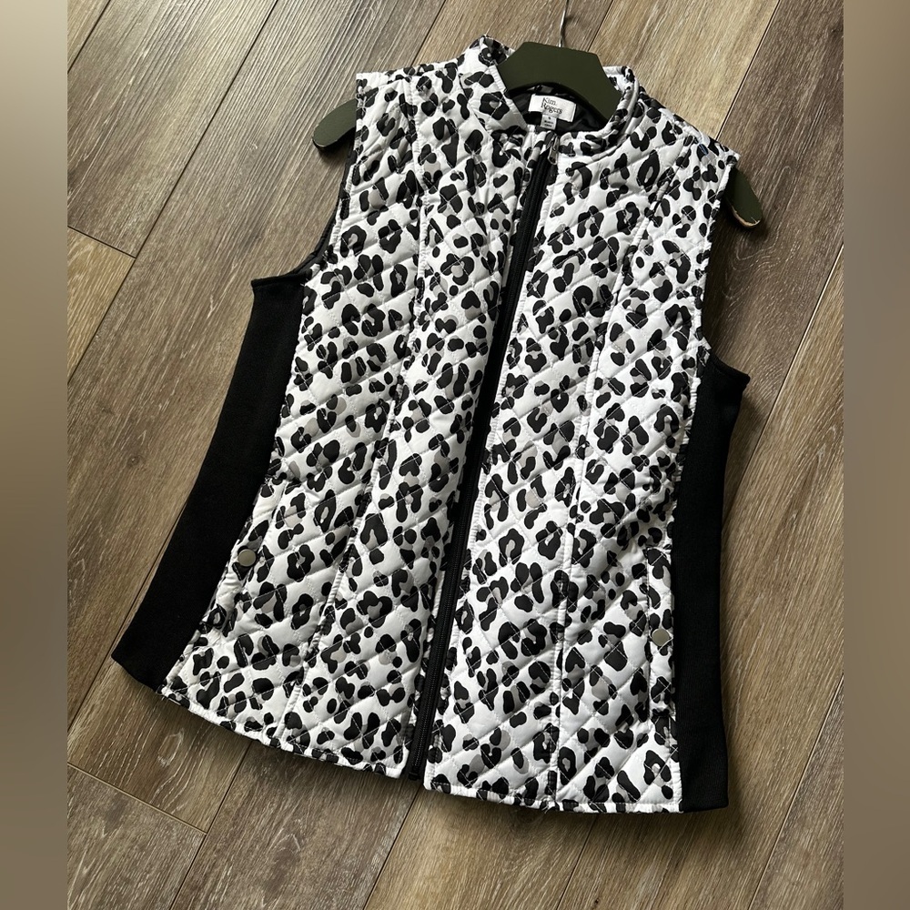 🛍️Kim Rogers black and white full zipper Vest Size Small
